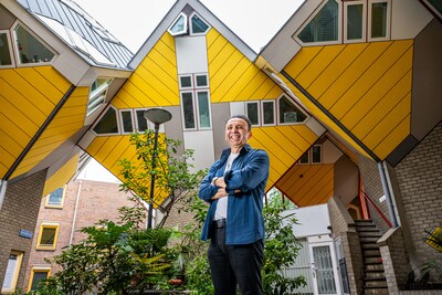 Hij raakte op slag verliefd, nu verkoopt Nurullah zijn kubuswoning: 'Het is een kunstwerk'