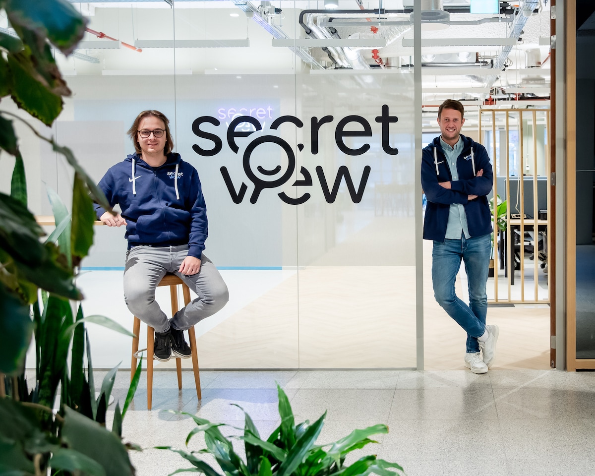 Tom Droste en Niek Koning (rechts) van het Arnhemse bedrijf Secret View. ,,Waar we nu staan, danken we aan mond-tot-mondreclame.”