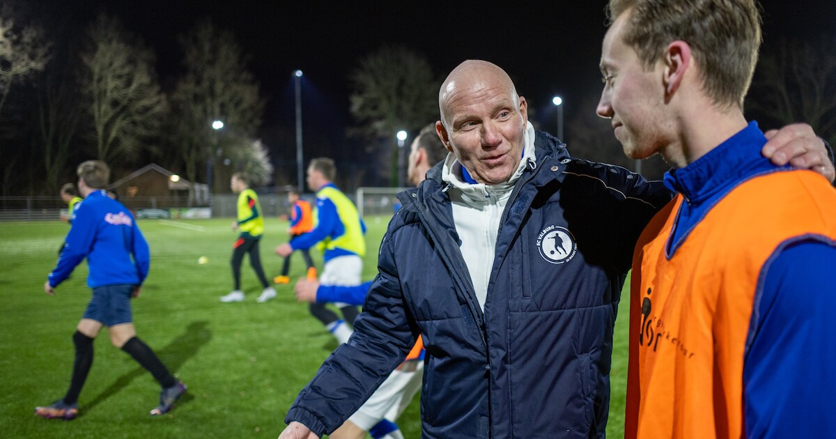 Trainerscarrousel | Willemsen blijft SC Valburg trouw • WVW zoekt nieuwe trainer • Ozerdogan volgt G