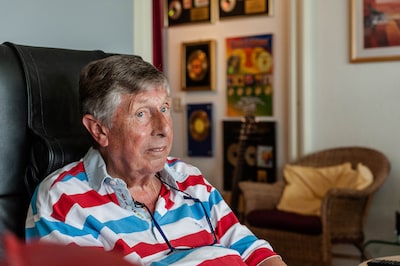 Overleden Aad Klaris (86) schreef de liedjes van Bassie & Adriaan: ‘Ze zijn mijn intellectuele eigendom’