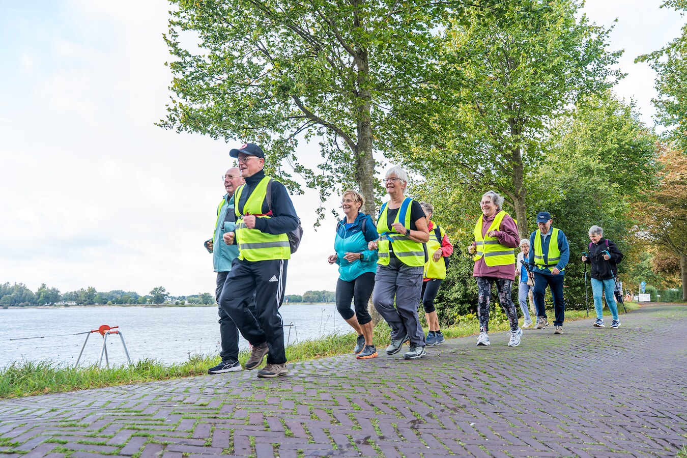 Hippocrates noemde wandelen al ‘het beste medicijn’ en Geesje, Irene en ...