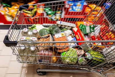 Leven wordt flink duurder later in het jaar: 'Hoge kosten werken maanden later pas door in prijzen'