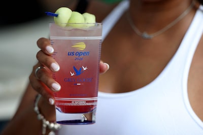 Hij kost 23 dollar, maar dat houdt tennisfans niet tegen: de Honey Deuce is hét drankje van de US Open