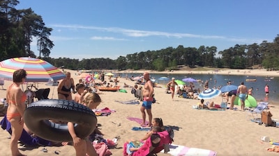 Henschotermeer overvol op Tweede Pinksterdag: ‘Kom niet met de auto’