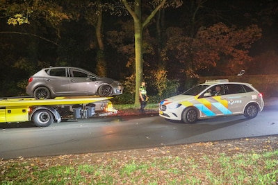 Bestuurder verliest controle over auto en ‘verdwijnt’ na ongeluk