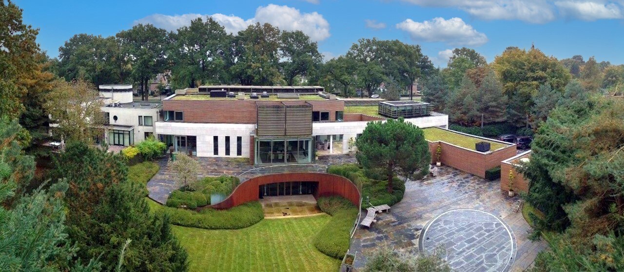Villa die voor 21 miljoen werd vertimmerd nu voor ‘spotprijs’ weg ...