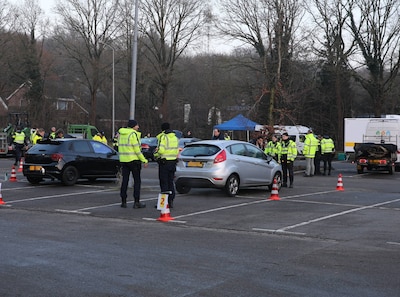 Zes bestuurders onder invloed betrapt bij grote verkeerscontrole, meerdere boetes uitgedeeld
