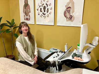 Gele muren en kristallen: Inge maakt echo’s persoonlijk in haar praktijk in Nijmegen