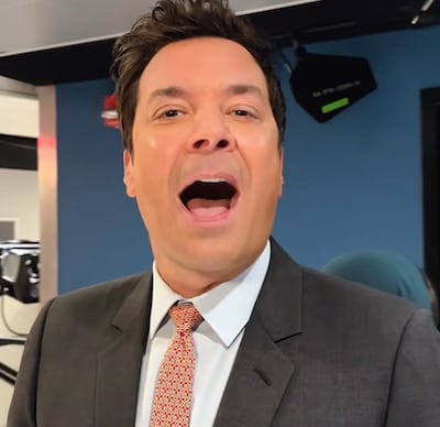 Kijkers kunnen niet geloven wie talkshow­host Jimmy Fallon strikt voor video: 52 miljoen views in korte tijd