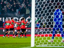 NEC wint dankzij bijzondere goals ruim van Fortuna Sittard en nadert linkerrijtje