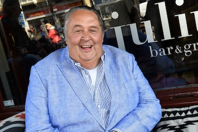 Het gaat langzaam beter met Julius Jaspers na hersenbloeding: ‘Ik kook elke dag’