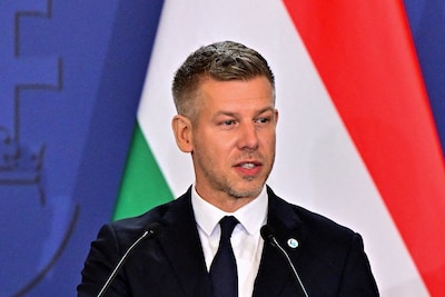 Hongarije stemt voor afzetting president, die wordt gezien als ‘marionet van Orban’