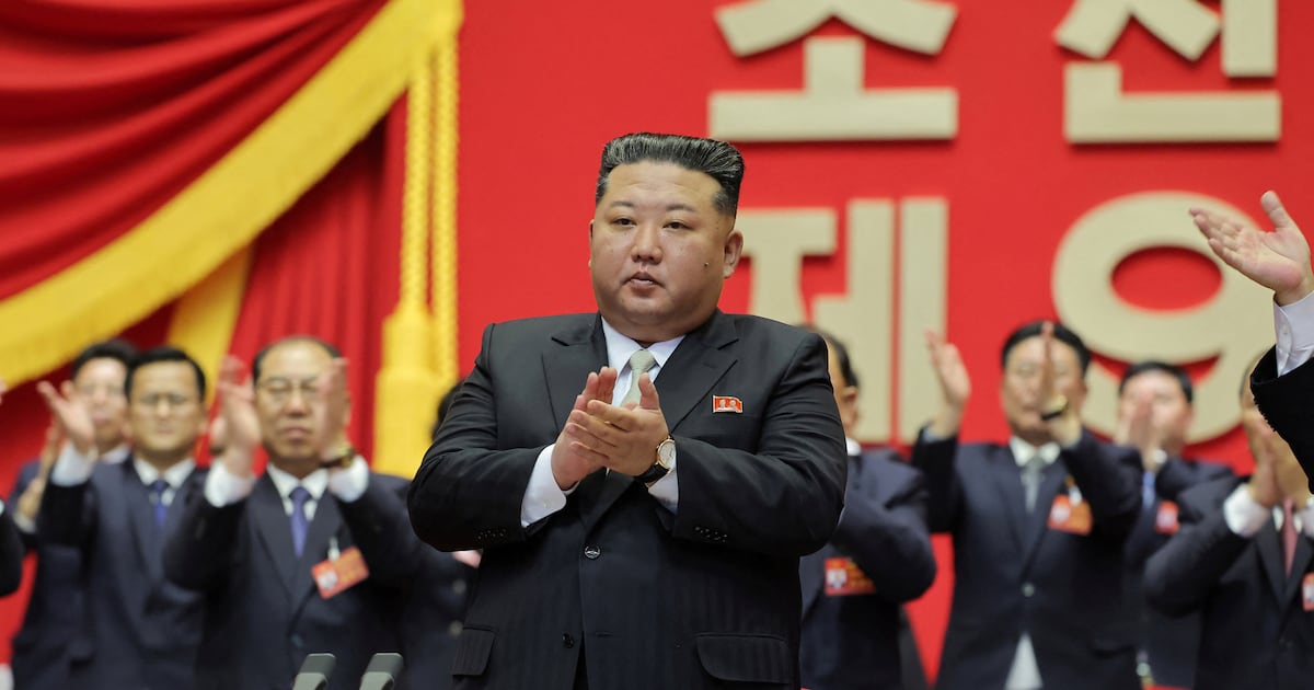 Kim Jong-un herkozen en geprezen als leider van Noord-Koreaanse ...