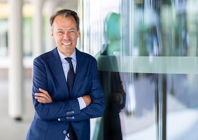 Tijs van den Brink sluit journalistieke carrière af met twee specials van Adieu God?