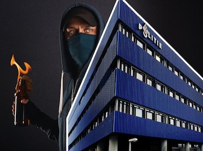 Man (28) roept soms radicale dingen, dan probeert hij volgens OM het politiebureau in Nijmegen in de fik te steken