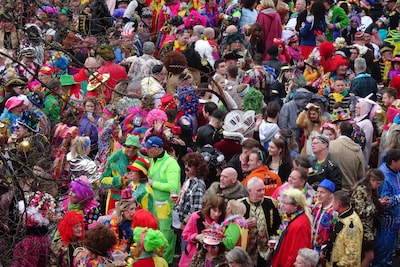 Kaarten voor twee pleinen kopen? Dat gaat niet meer bij de Mèrtzitting