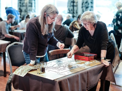 Vind jij jezelf een goede puzzelaar? Hier deden ze een wedstrijdje met duizend stukjes