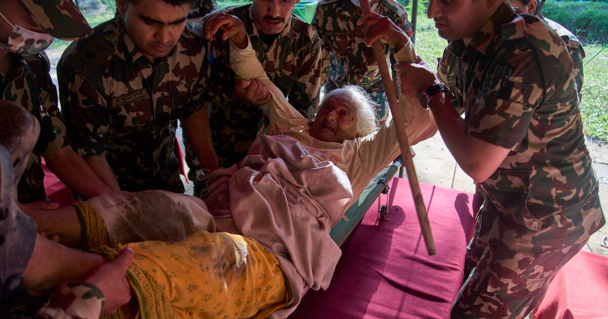 Nepal ‘wil geen hulp’, hoe bestaat dat na zo’n ramp? ‘Ze vragen vooral ...