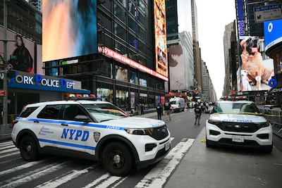 Politie schiet vrouw neer na steekpartij op Times Square in New York, drie zwaargewonden