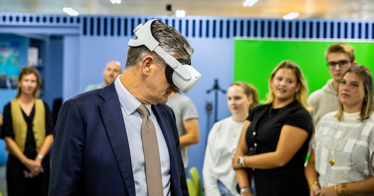 Virtueel de klas in: Staatssecretaris Becking in gesprek met HAN ...