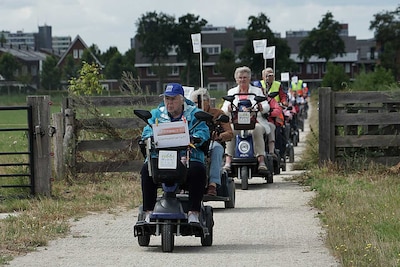ScootmobielClub Veenendaal houdt toertocht door Veenendaal
