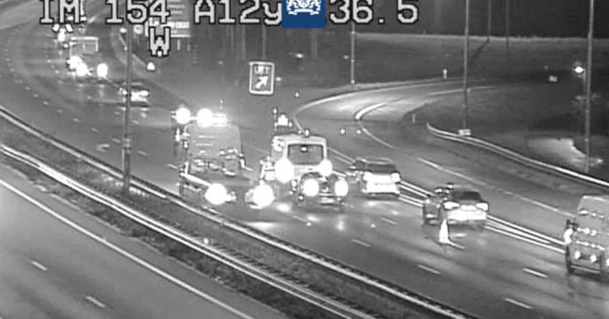 Zeer lange file A12 door ongeluk.