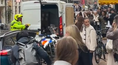 Pakketbezorger getaserd door agent ‘nadat hij zijn busje verkeerd had geparkeerd’