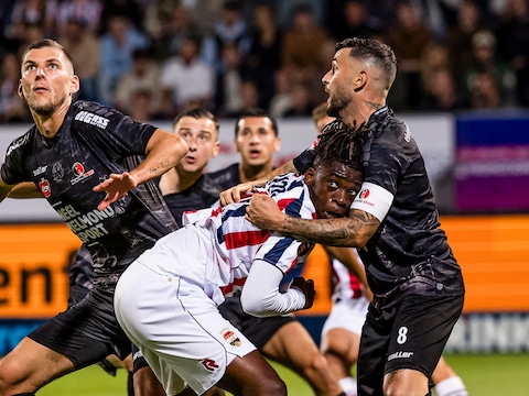 LIVE | Menno Bergsen redt Helmond Sport weer: sluitpost houdt strafschop tegen