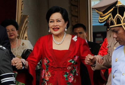 Thaise koningin-moeder Sirikit (93), de ‘Jackie Kennedy van Azië’, overleden