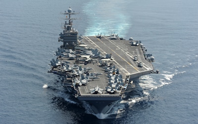 Trump: Amerikaanse ‘armada’ onderweg naar Iran, ‘hoop ’m niet te hoeven gebruiken’