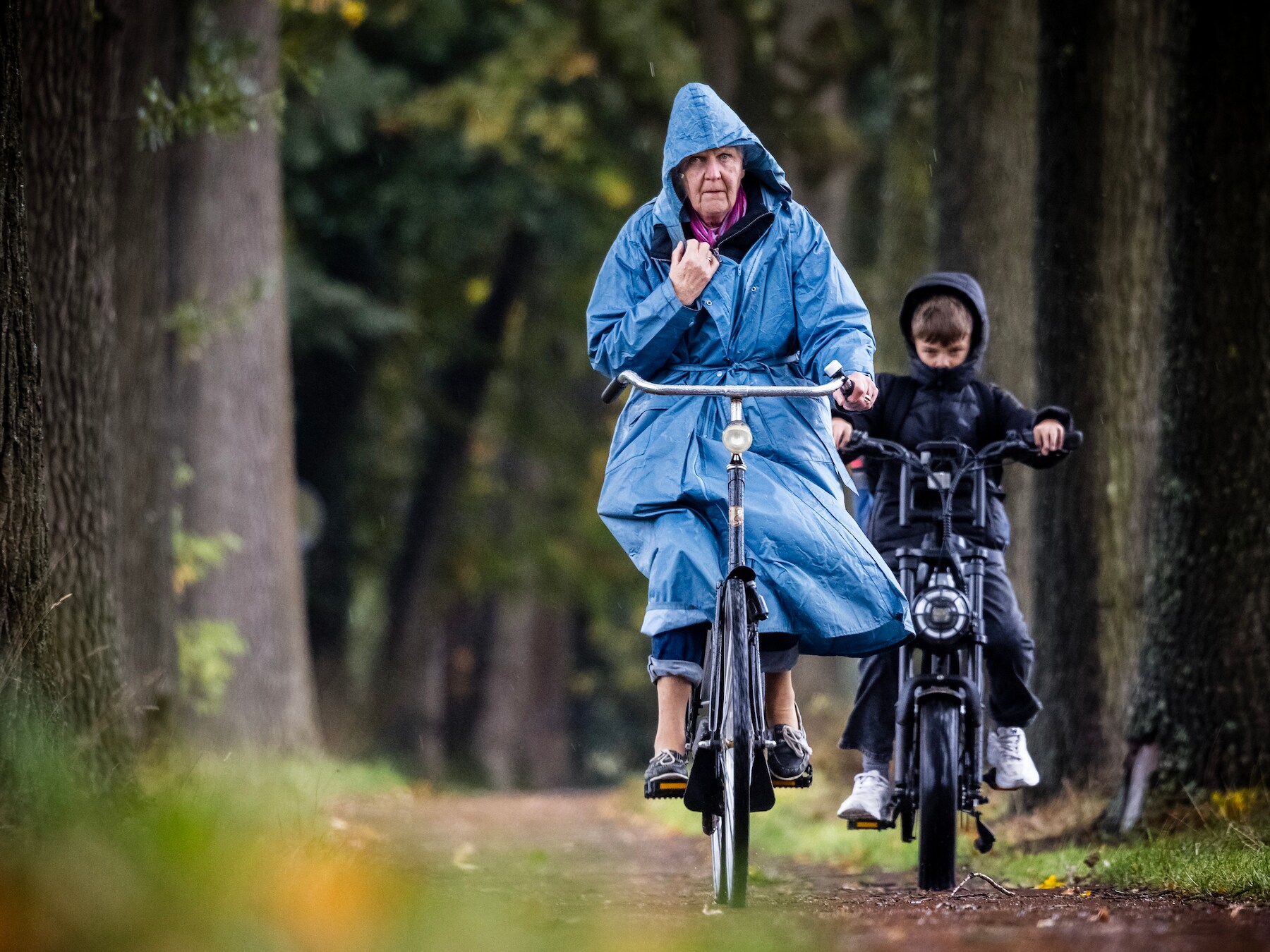 Maandagochtend code geel in westen om zware windstoten