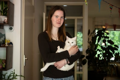 Arwen (22) verliest haar vader én moeder en verkee