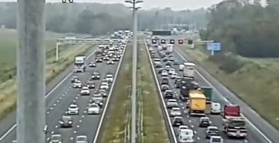 Wederom flinke file op A2 bij Everdingen in de richting van Utrecht, rechterrijstrook nog steeds afg