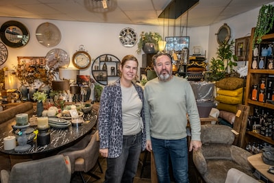 De zaak loopt uitstekend, maar toch sluiten Petra en Edward na 23 jaar hun woonwinkel