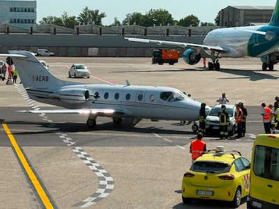 Opmerkelijke botsing: Fiat Panda knalt tegen privéjet op Italiaans vliegveld