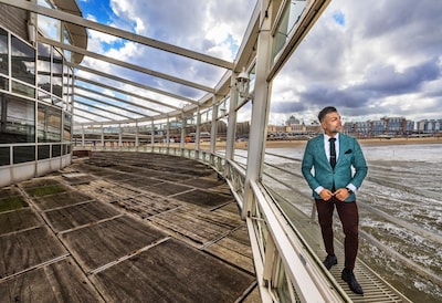 Van Iraans vissersdorp naar Haagse kust: wie is Saman Mohammadi, die half Scheveningen facelift geeft?