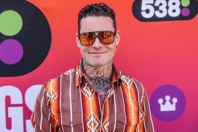 Douwe zegt sorry voor outfit en Marieke heeft hulp nodig om de weg op te kunnen