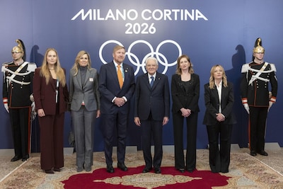 Koningspaar en Amalia welkom geheten bij Winterspelen