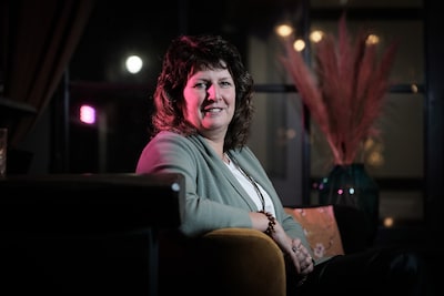 Sylvia Fleuren (58) wordt wethouder in West Maas en Waal, ‘Ze past als persoon bij onze cultuur’