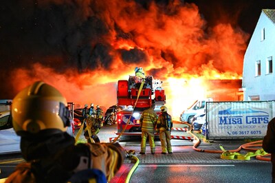 Gewonde na vlammenzee bij autobedrijf in Bunnik