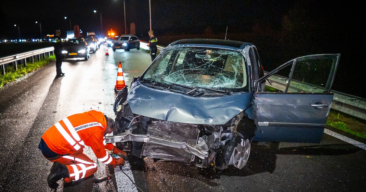 Automobilist gewond na botsing op A348 bij Ellecom.
