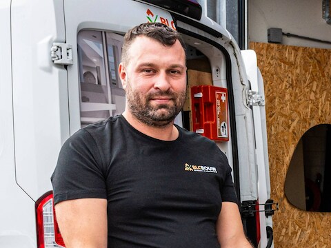 Aannemer Jack Bielec is weer aan de beterende hand.