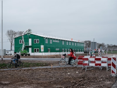 Wat is dit grote groene ‘woonblok’ op de plek van de A15, waar menig starter jaloers op zou zijn?