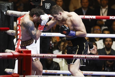 LIVE boksen | Rico Verhoeven maakt indruk in gevecht met Oleksandr Usyk, wie kroont zich tot wereldkampioen?