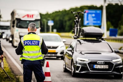 Europese Commissie bemoeit zich met Duitse grenscontroles, l