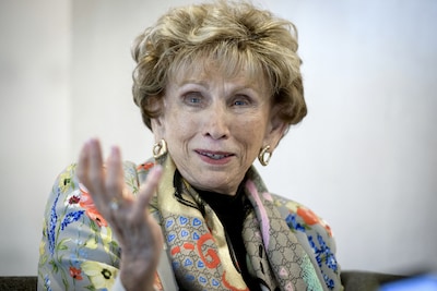 Auschwitz-overlevende en schrijfster Edith Eger overleden: ‘Zij was liefde in alles wat ze was’