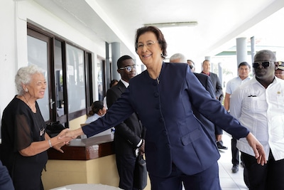 Jennifer Simons beëdigd als president van Suriname