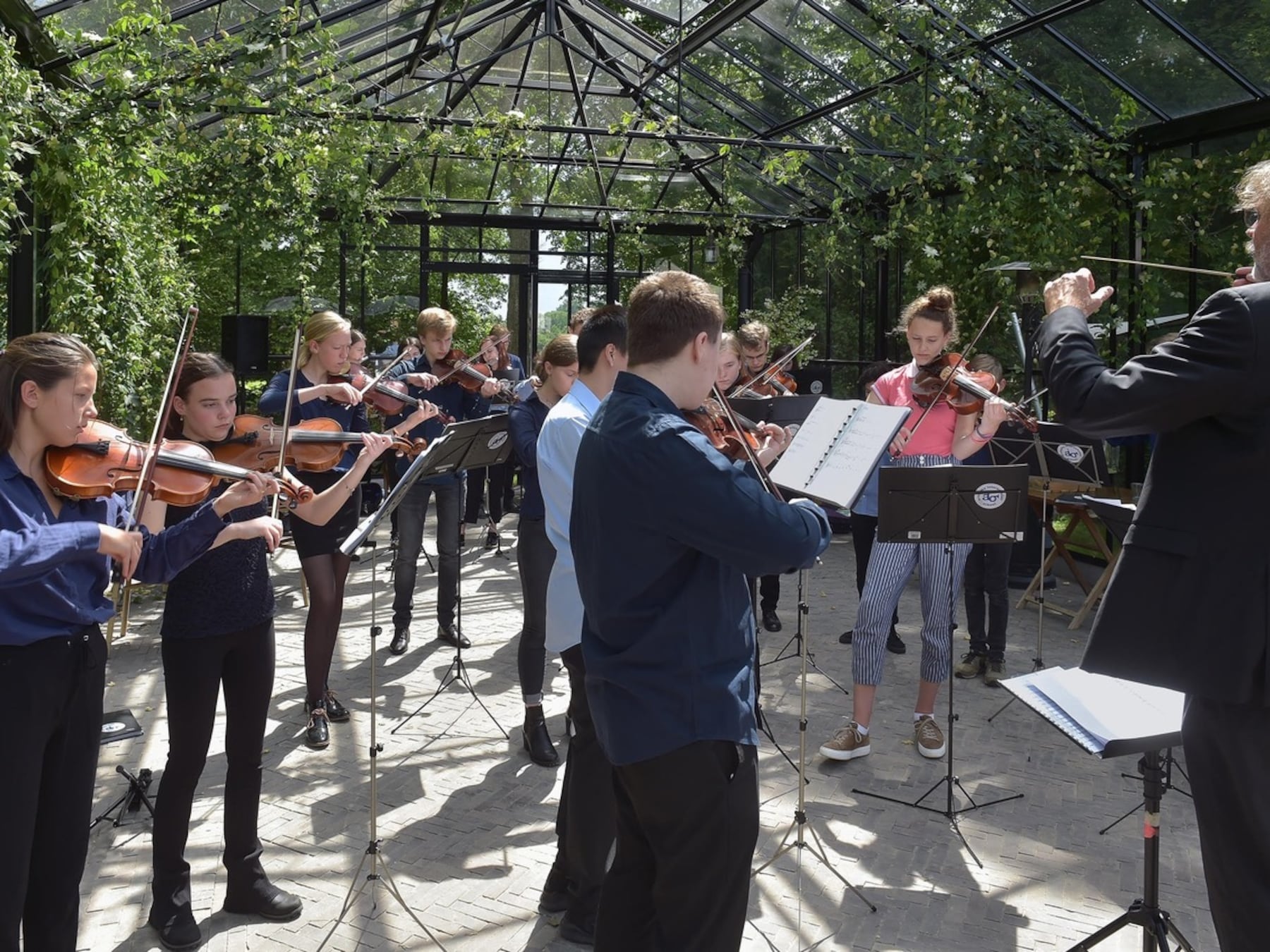 Arnhems jeugdsymfonieorkest AIO klinkt in Tuin de Lage Oorsprong