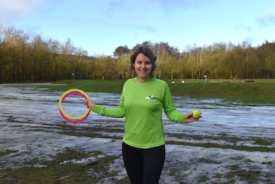 Bij Sharons sportlessen draait het niet om presteren: ‘Ik sta nooit schreeuwend naast je’