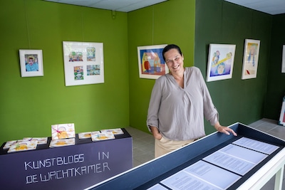Susan (56) is doodmoe van herfstbladeren en ruitenwissers, maar niemand die het ziet